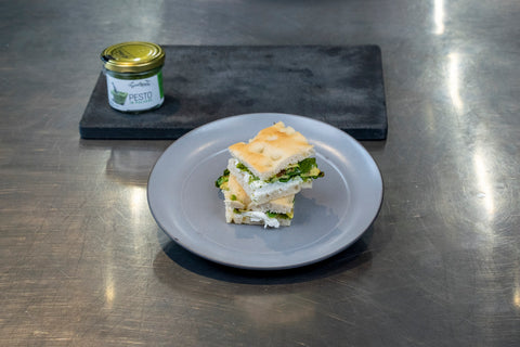 Focaccia con Pesto in polvere, Robiola e Zucchine grigliate - Chef Marcello Trentini