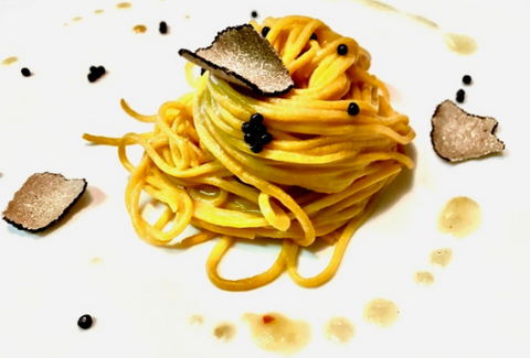 Tagliolini all’uovo con farina senatori cappelli, cotti in H2O di tartufo, con perle e scaglie di tartufo – Chef Valerio Centofanti